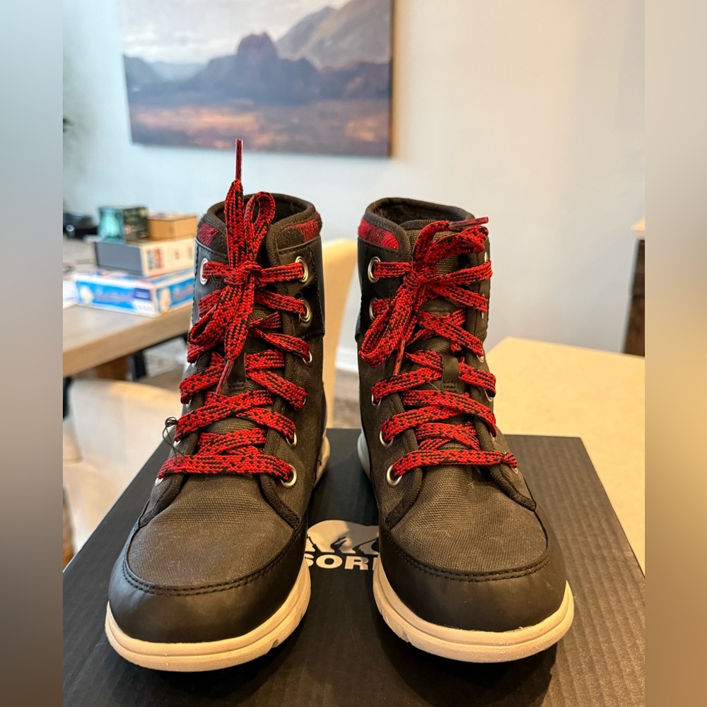 Sorel Black and Red canvas winter Lace-Up Boots